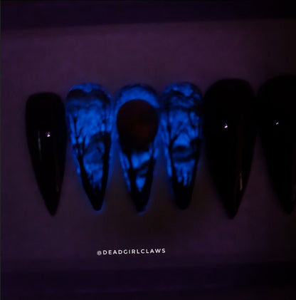 Blood Moon Press on Nail Set (Glow in the Dark)